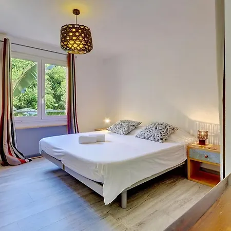 Private Double Bedroom In Front Of The Galway Port - Guest House Exterior photo